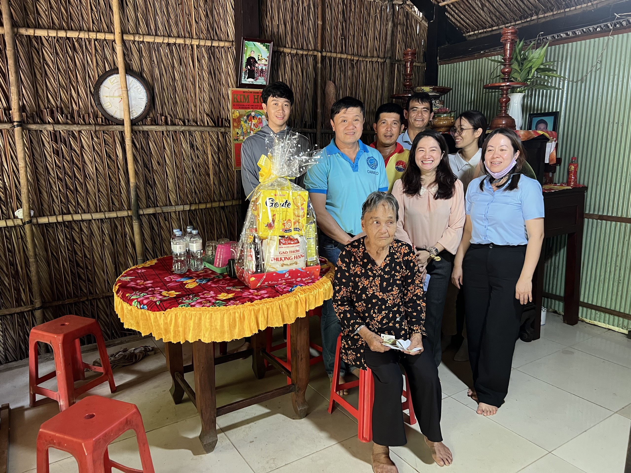 hoancanhkhokhan120822_1.jpg (1.49 MB)