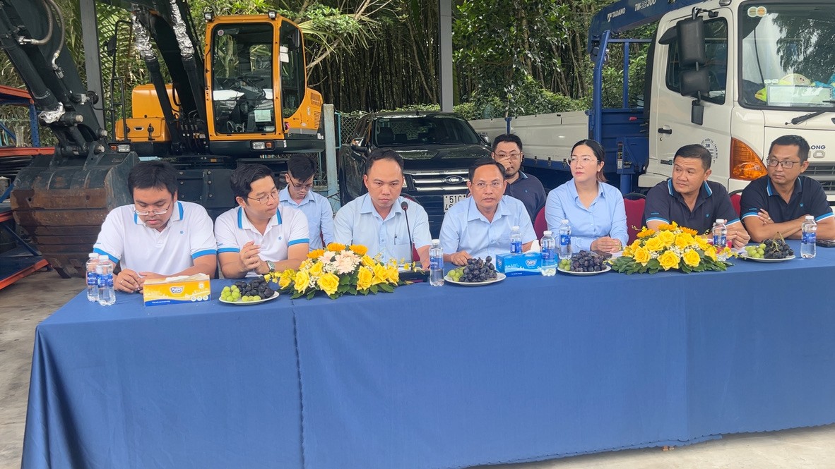 cnat25_1.jpg (233 KB)