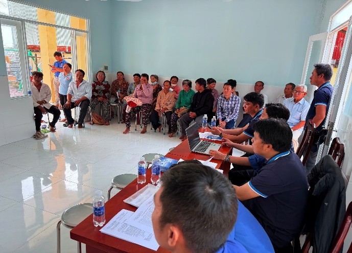 dmk031025_2.jpg (108 KB)