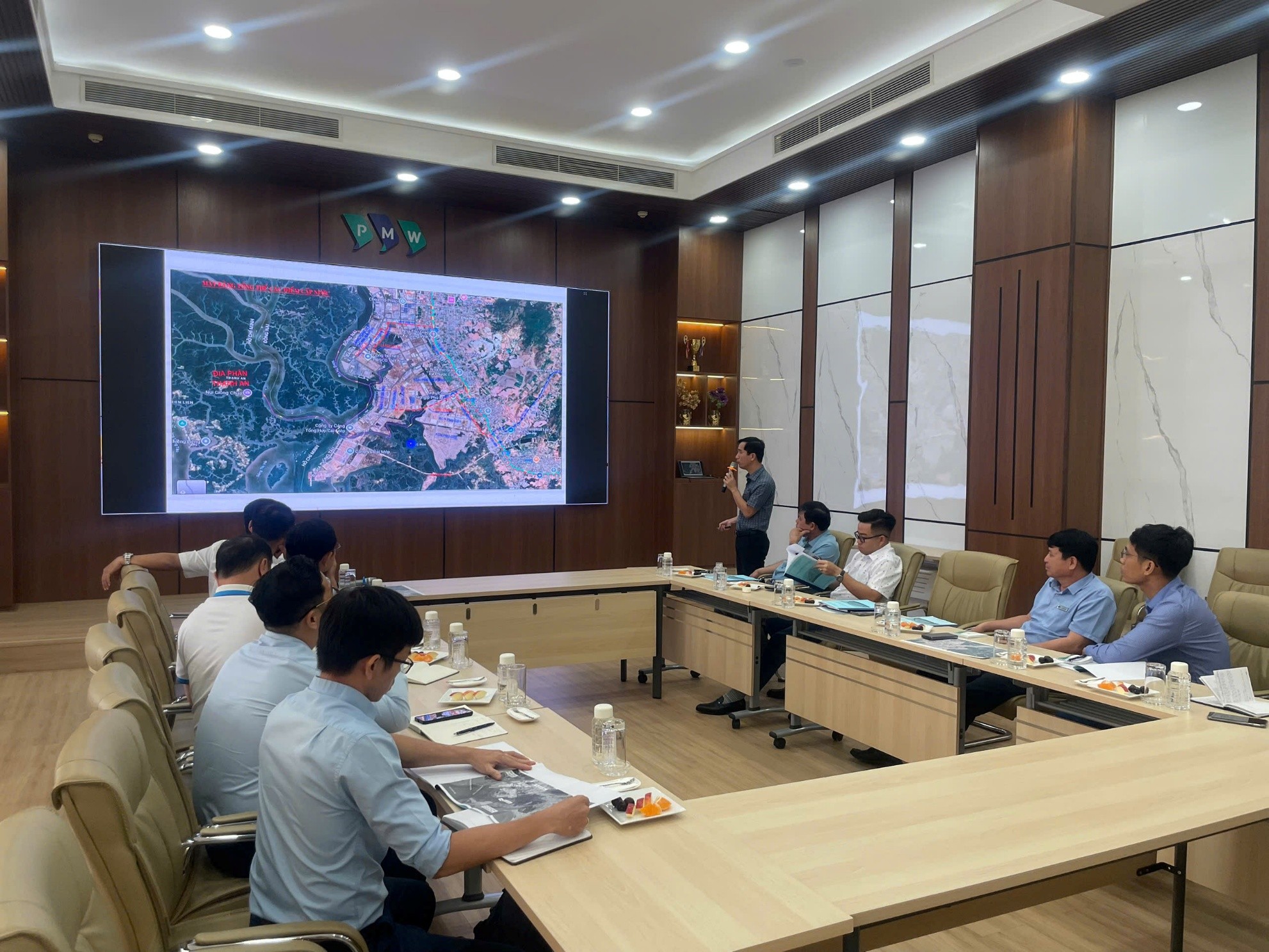 hochoiphumy_8.jpg (580 KB)