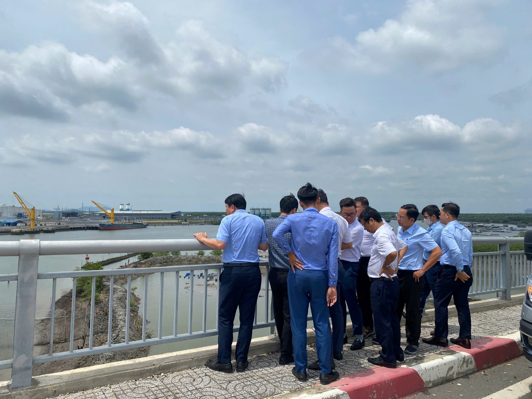 hochoiphumy_9.jpg (502 KB)