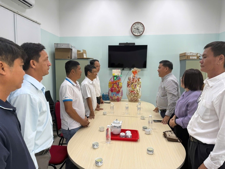 lanhdaohuyenthamvachuctetxinghiep.jpg (142 KB)